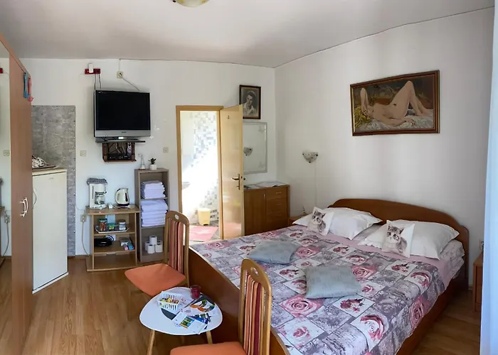 Nora Gostinjska kuća 3*